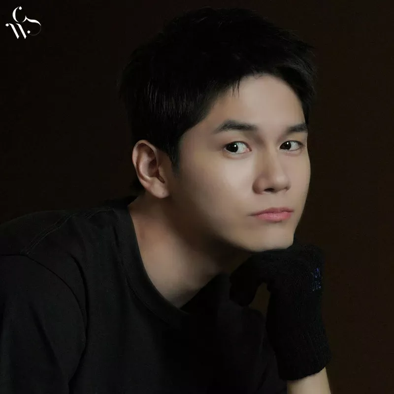 粉絲拍下的邕聖祐瞬間