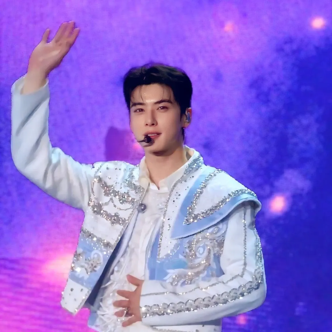 Recent activity shot of Cha Eunwoo