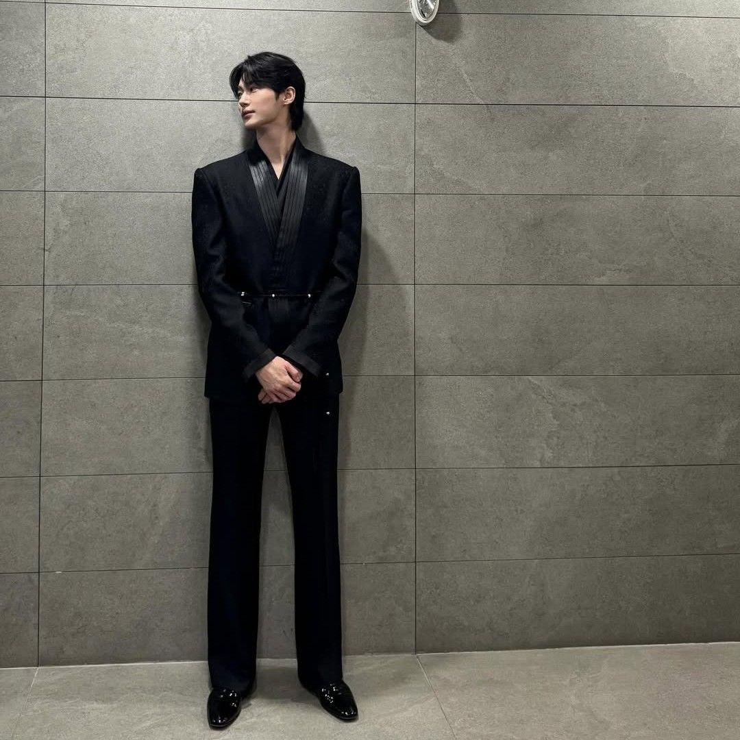 Latest photo of Byeon Wooseok