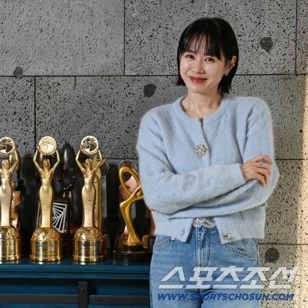 Behind-the-scenes cut of Son Yejin