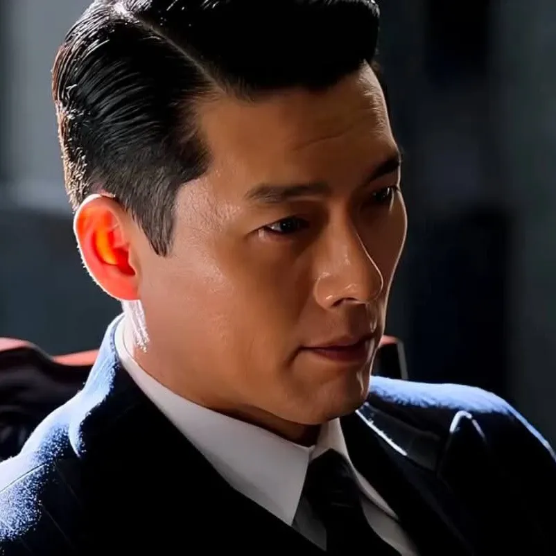 Foto kegiatan terbaru dari Hyun Bin