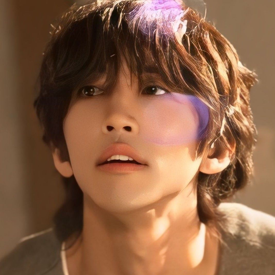 Recent activity shot of Lee Seungyoon