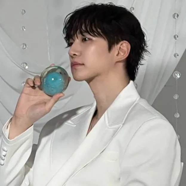 Cuplikan di balik layar dari Lee Junho