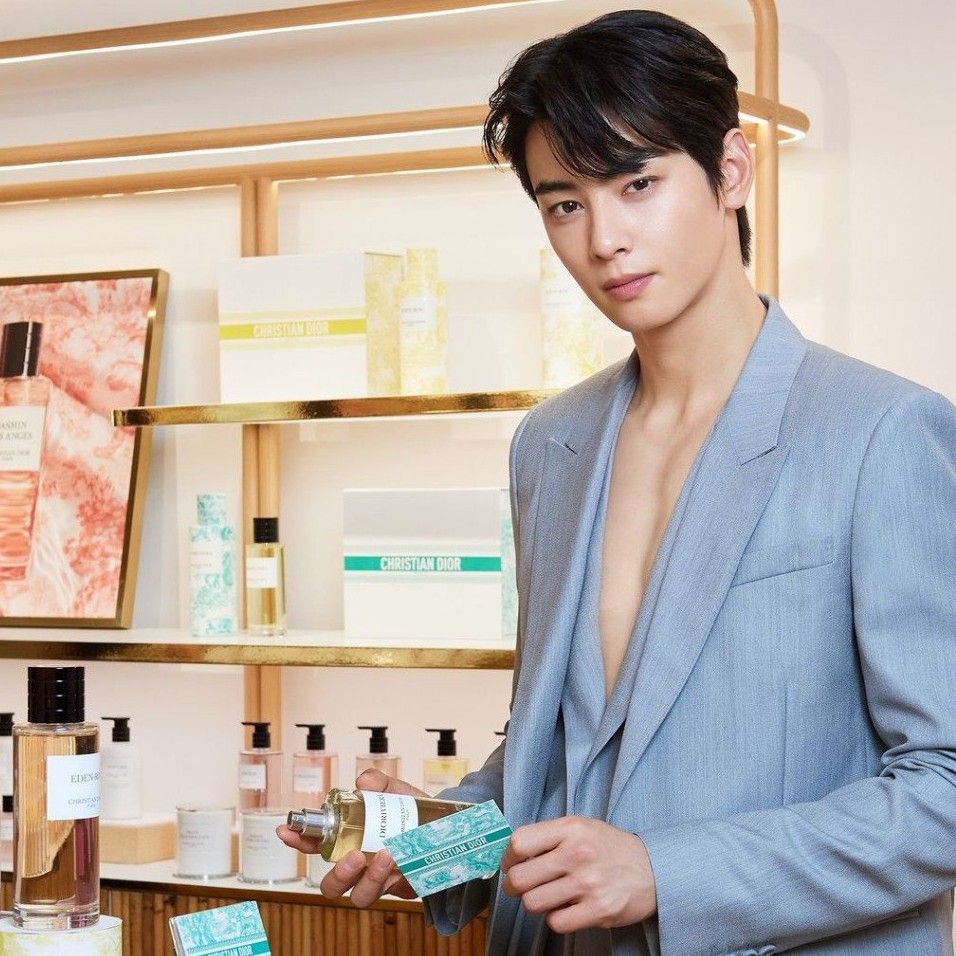 Momen yang diabadikan oleh penggemar Cha Eunwoo