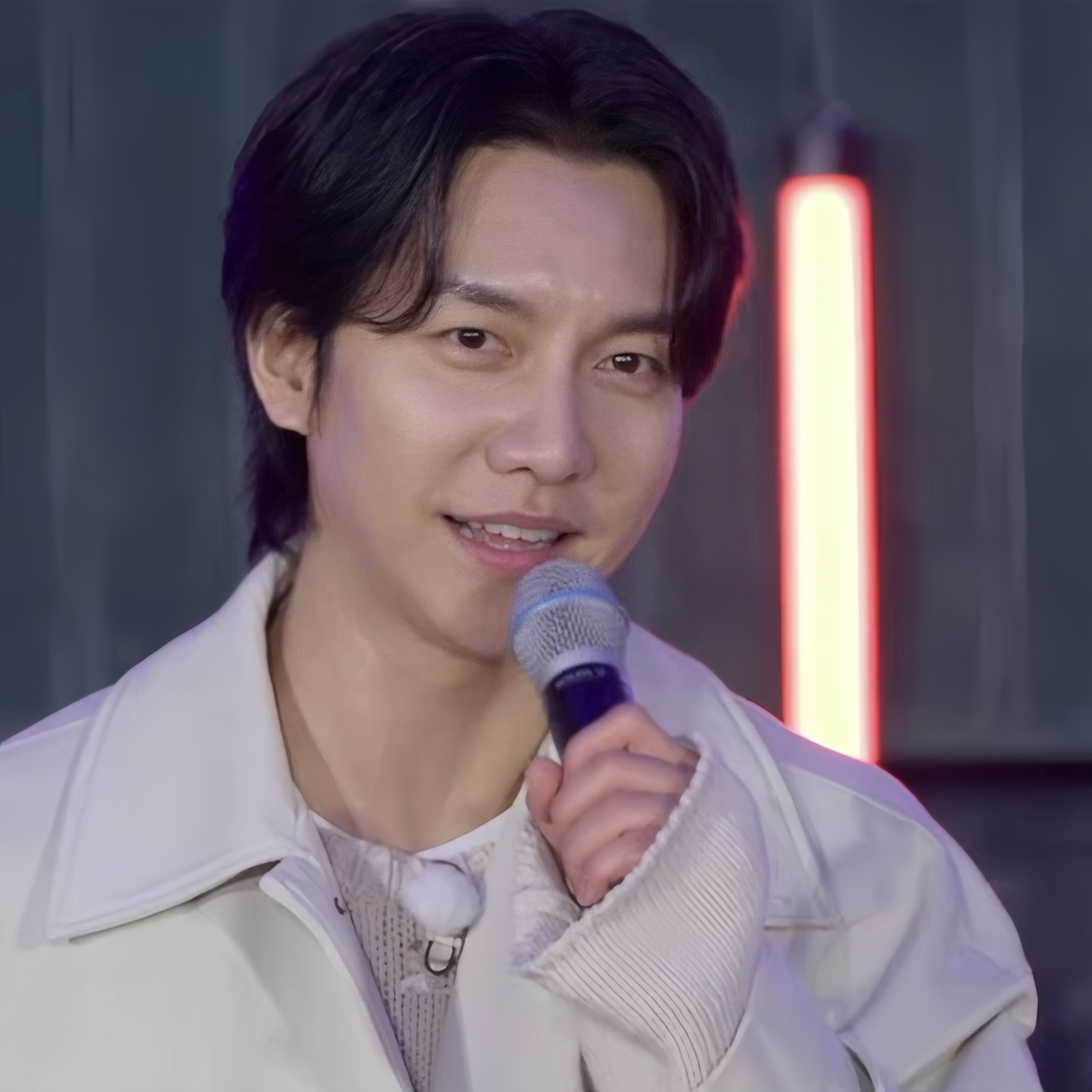 Cuplikan di balik layar dari Lee Seunggi