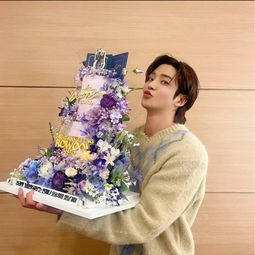 Foto kegiatan terbaru dari Rowoon