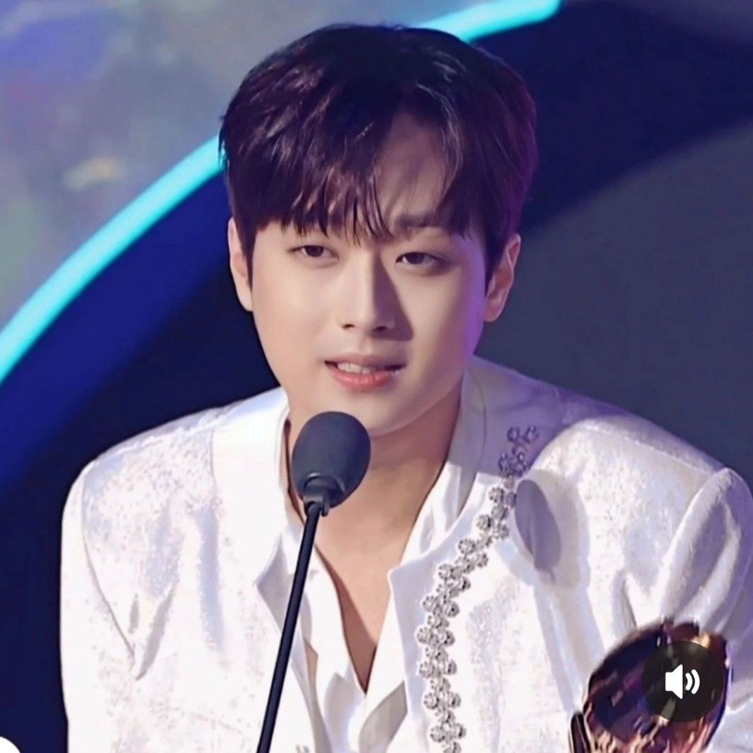 이찬원 최근 활동샷