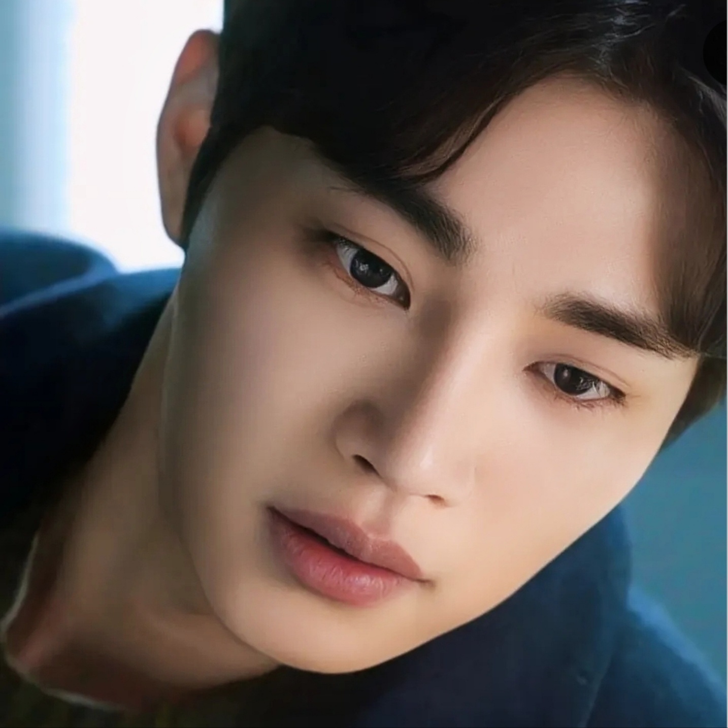 Behind-the-scenes cut of Kim Jaeyoung