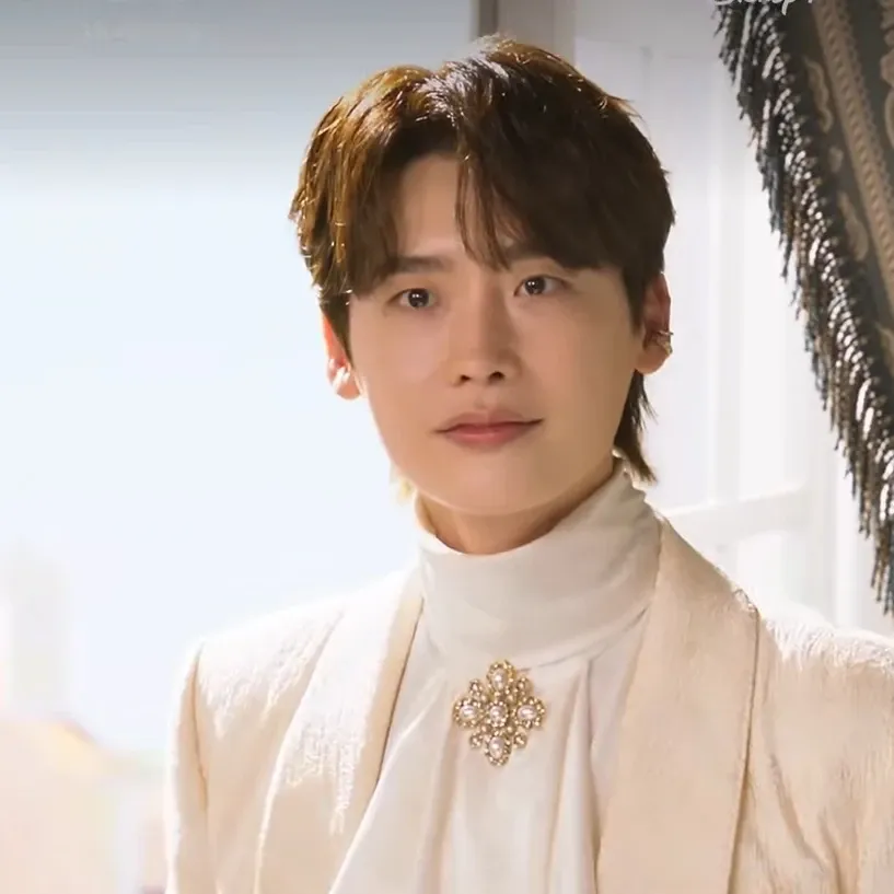 Latest photo of Lee Jongsuk