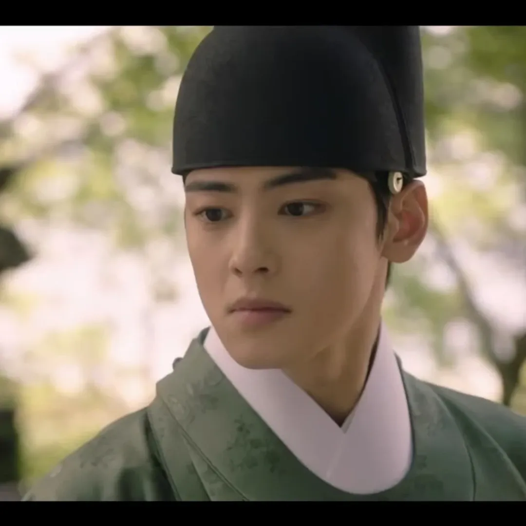 Latest photo of Cha Eunwoo