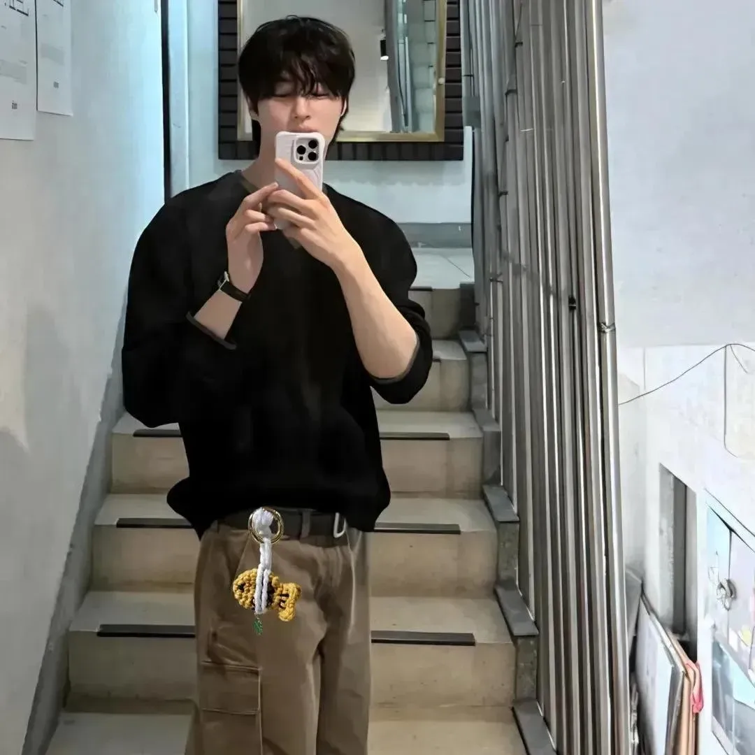 Behind-the-scenes cut of Byeon Wooseok