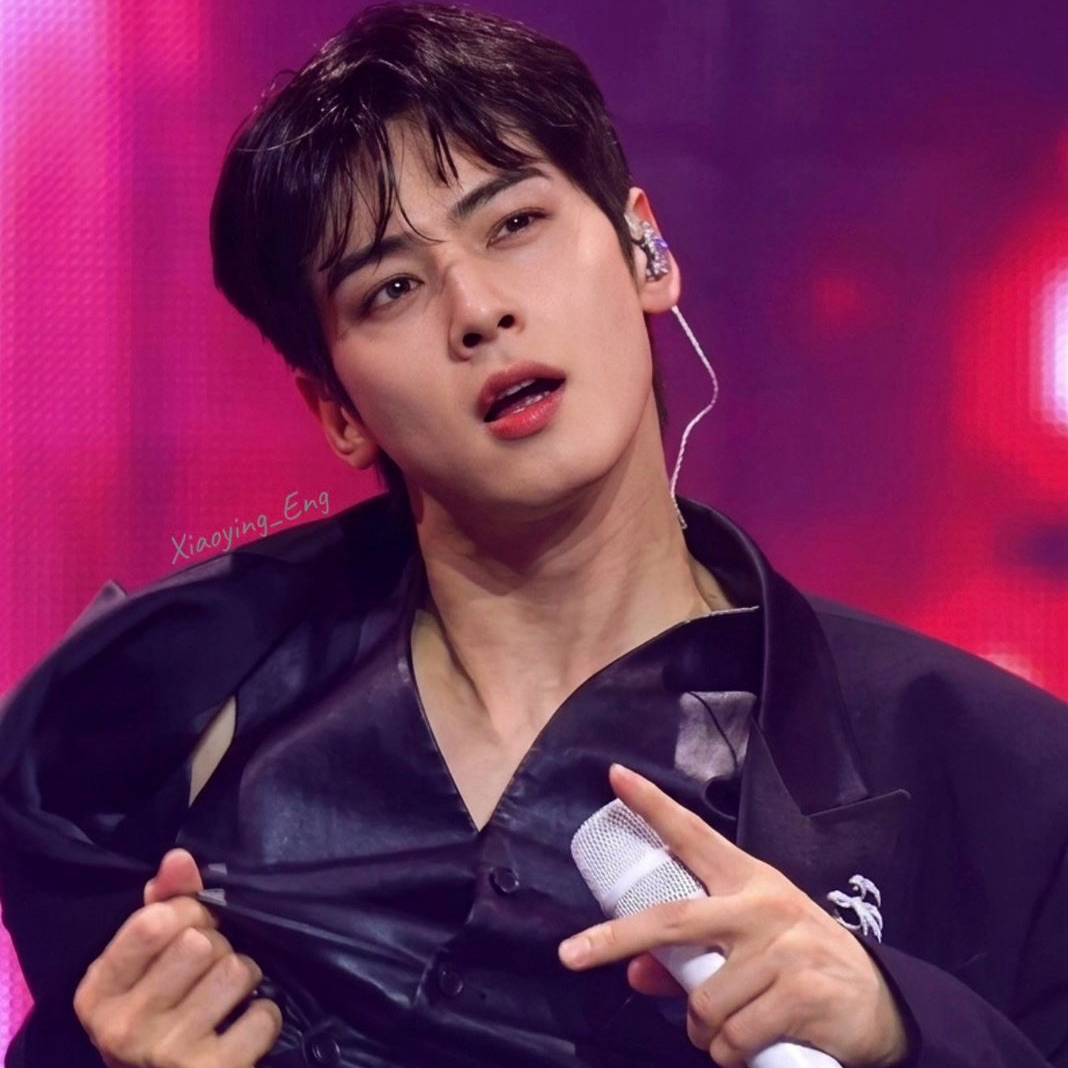 Recent activity shot of Cha Eunwoo