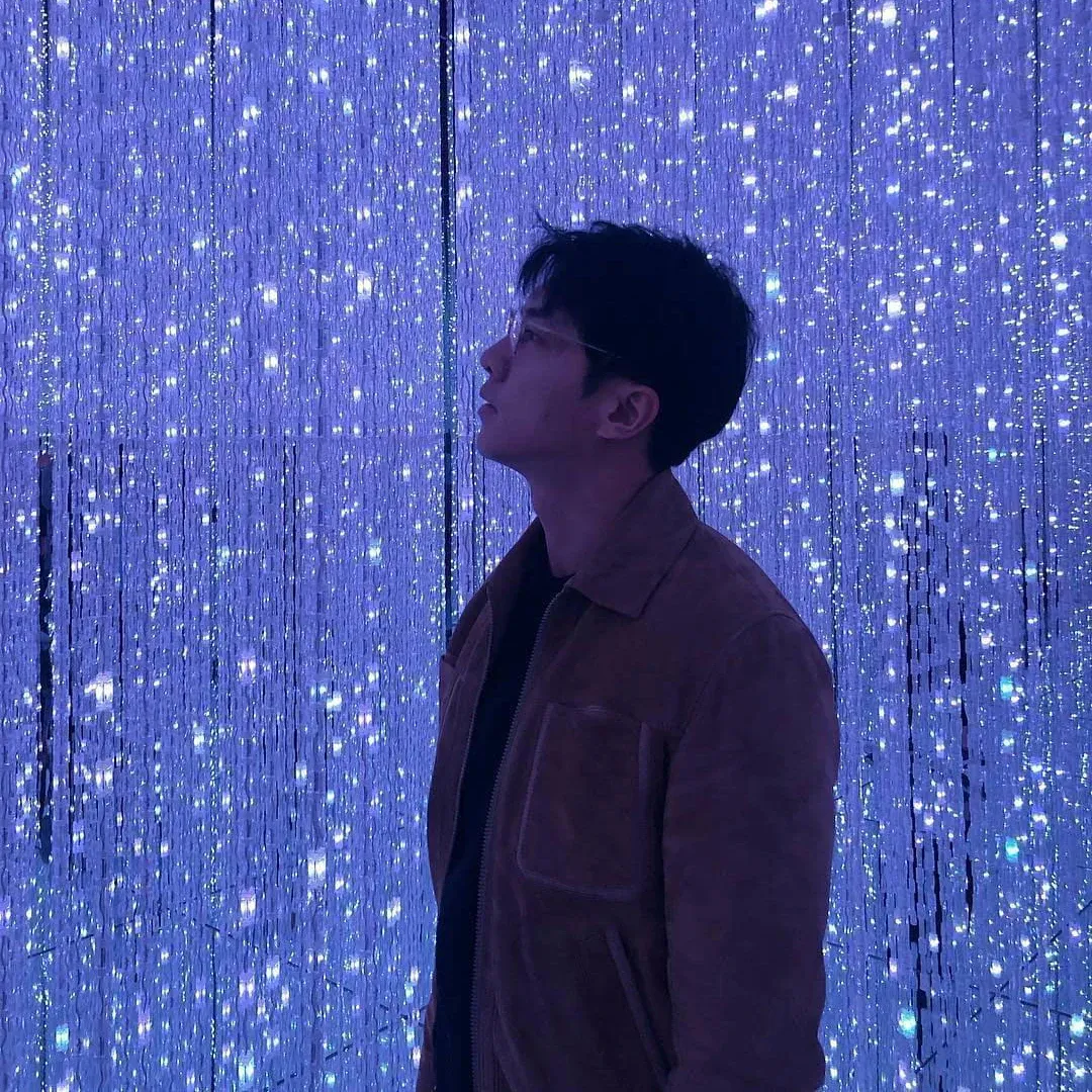 A moment captured by a fan of Lee Seunggi