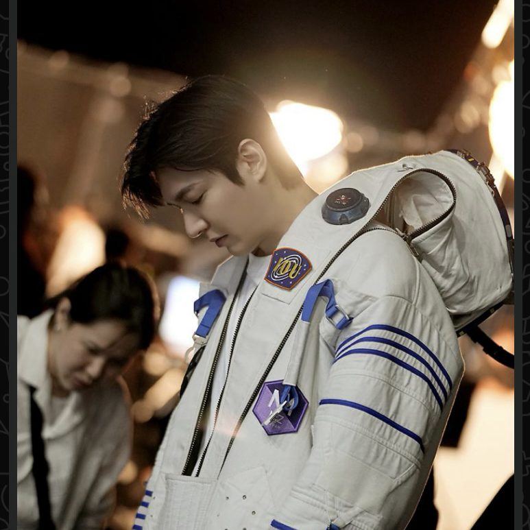 イ・ミンホの最近の活動ショット