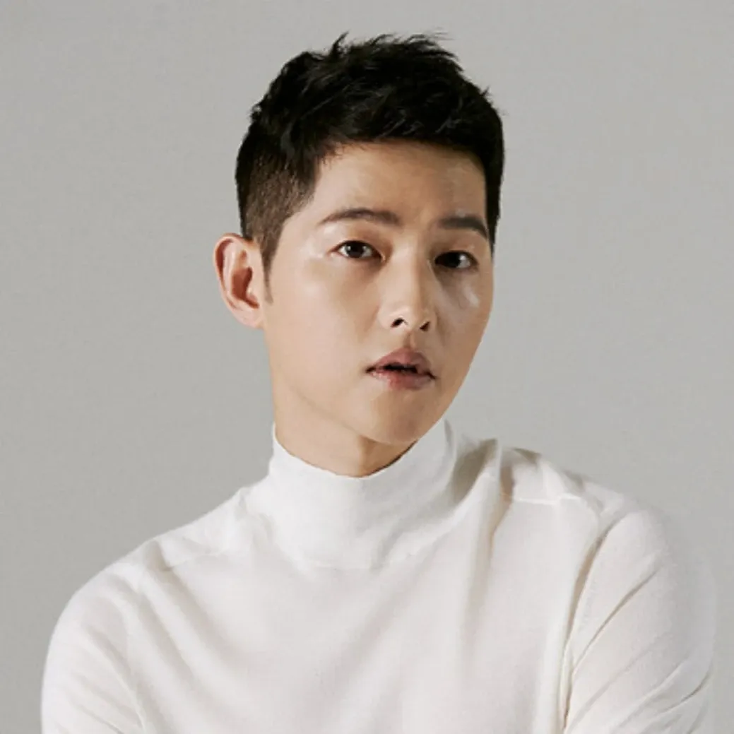 Recent activity shot of Song Joongki