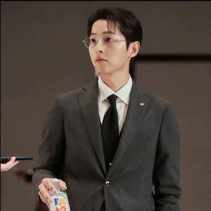 ソン・ジュンギの最近の活動ショット