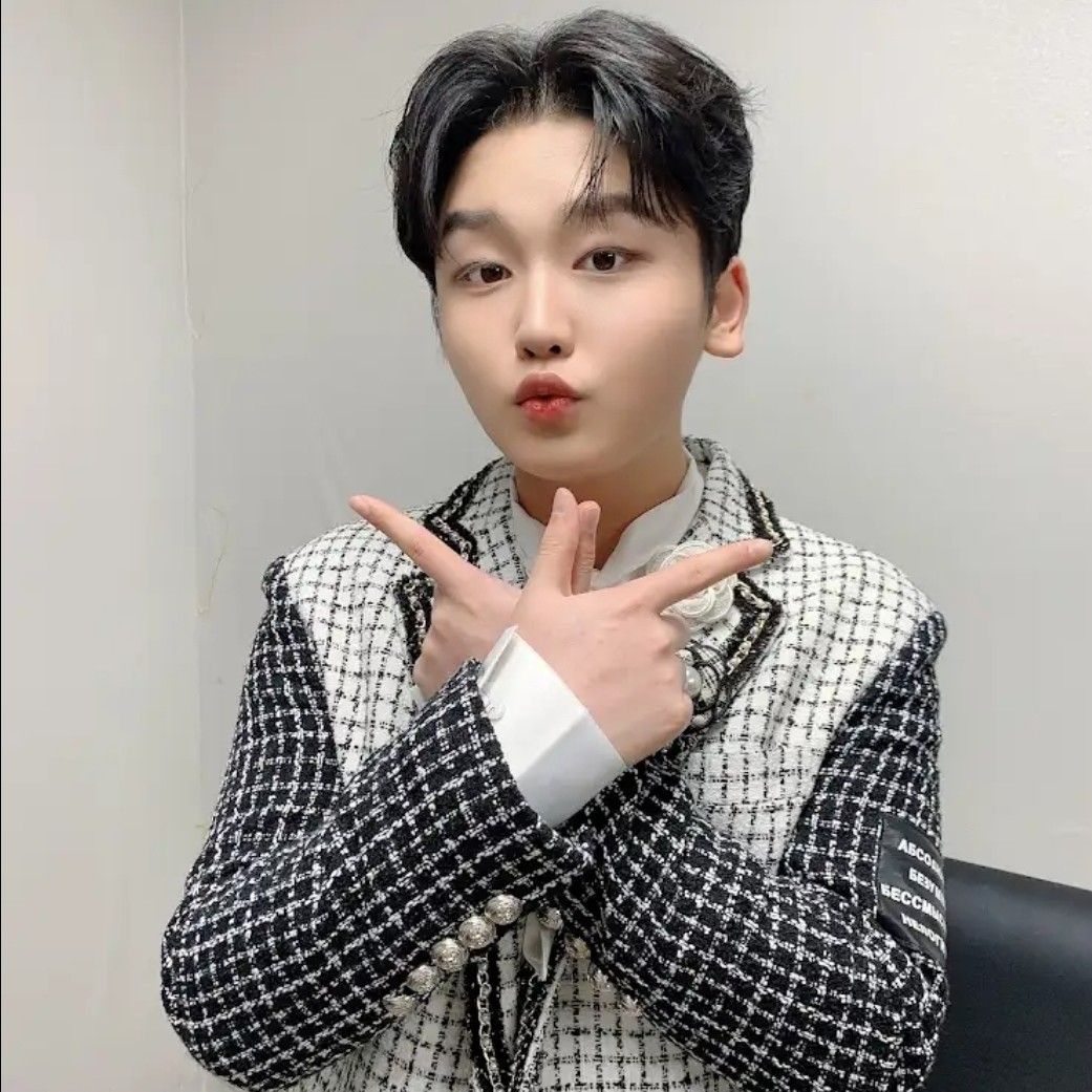 A moment captured by a fan of Park Sungon