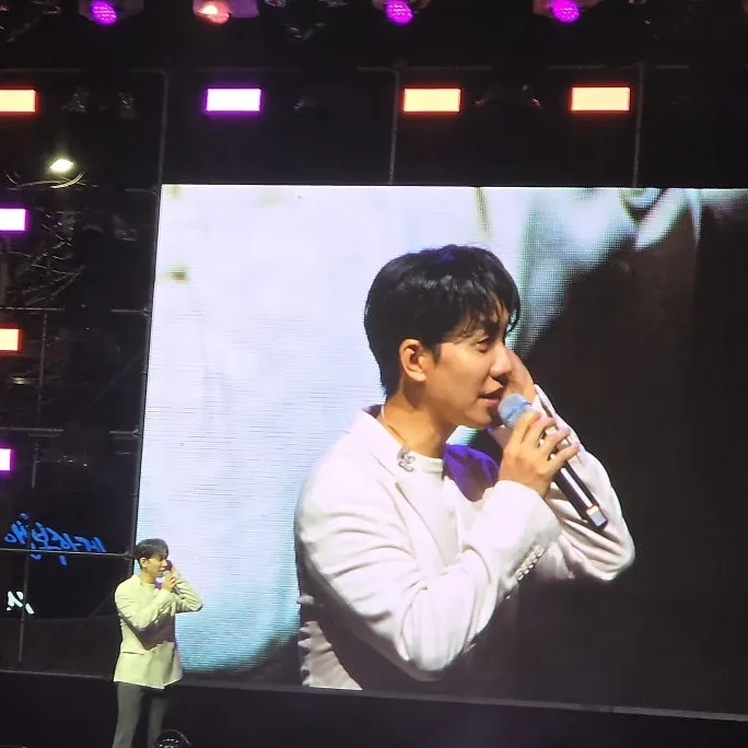 イ・スンギの最近の活動ショット