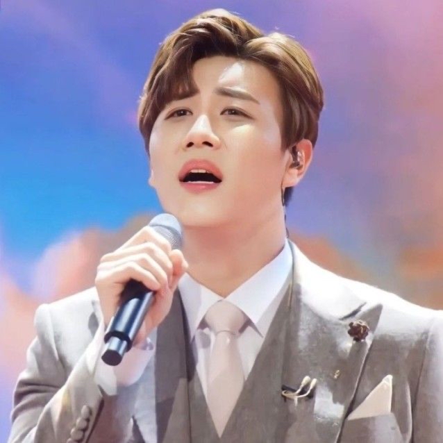 チン・ヘソンの最近の活動ショット