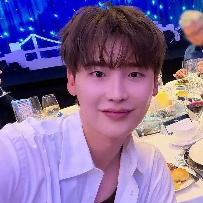 Behind-the-scenes cut of Lee Jongsuk