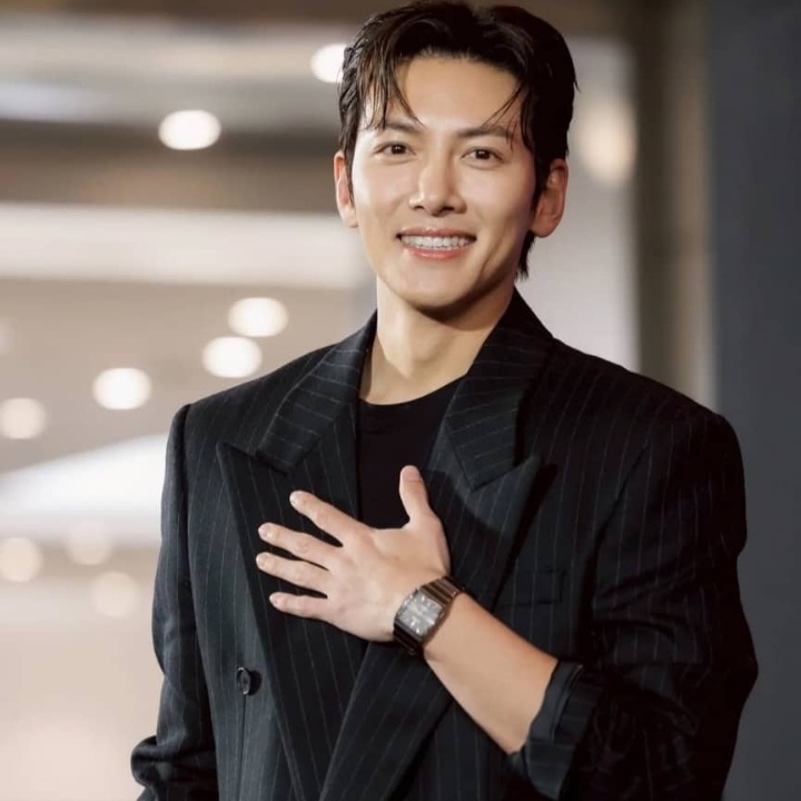 粉丝拍下的池昌旭瞬间