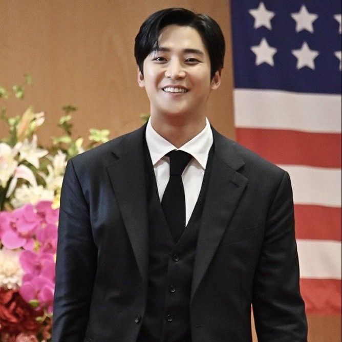 路云的最新照片