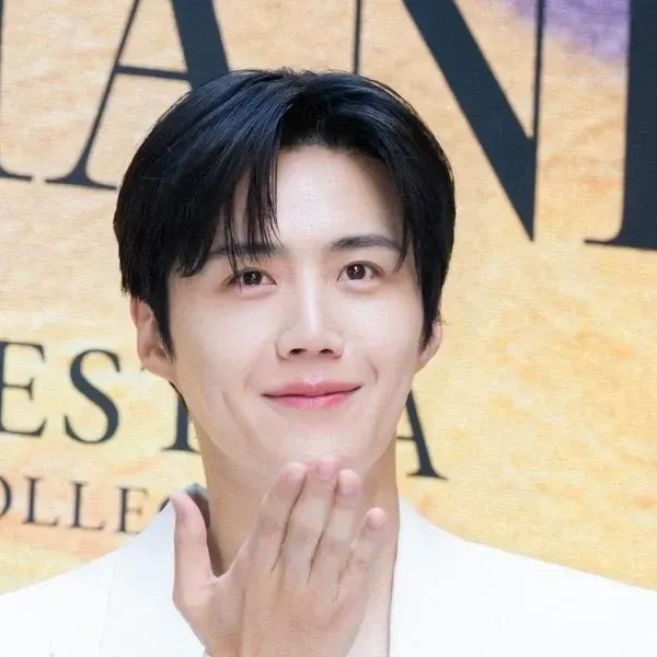 김선호의 최신 사진