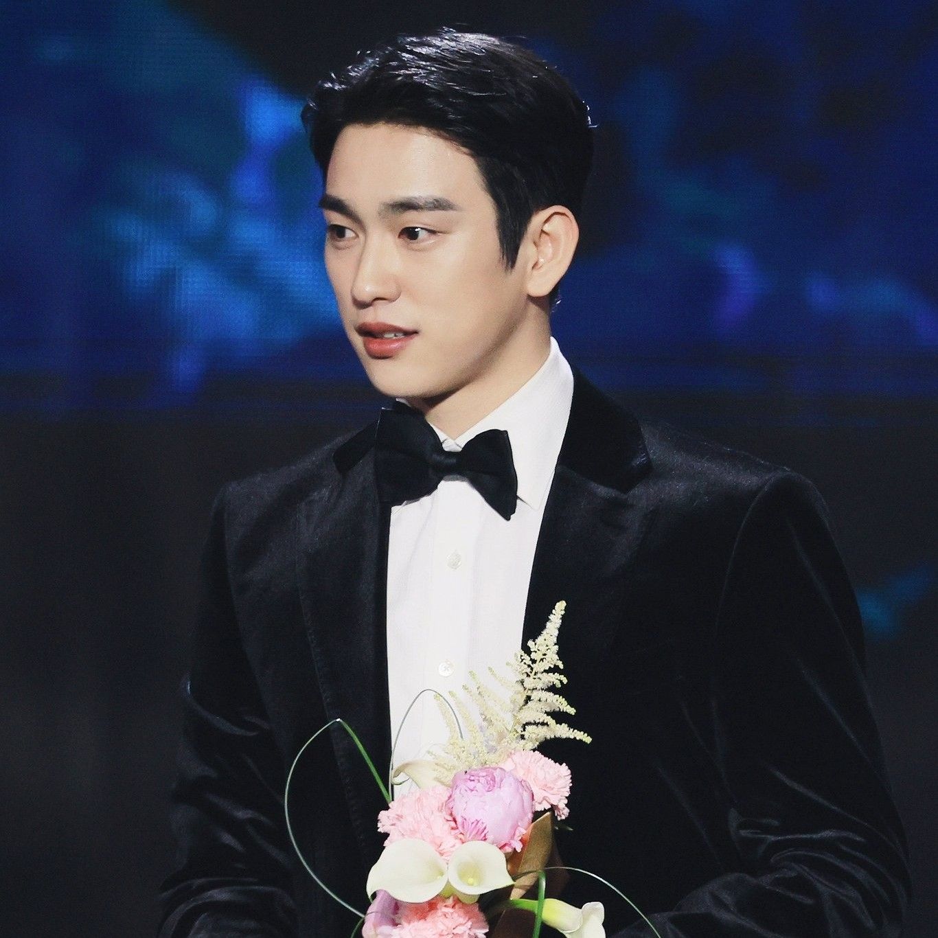 粉丝拍下的朴珍荣瞬间