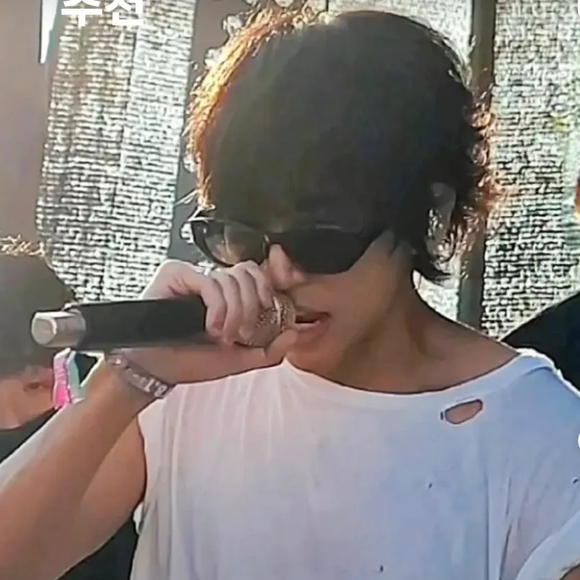 Recent activity shot of Lee Seungyoon