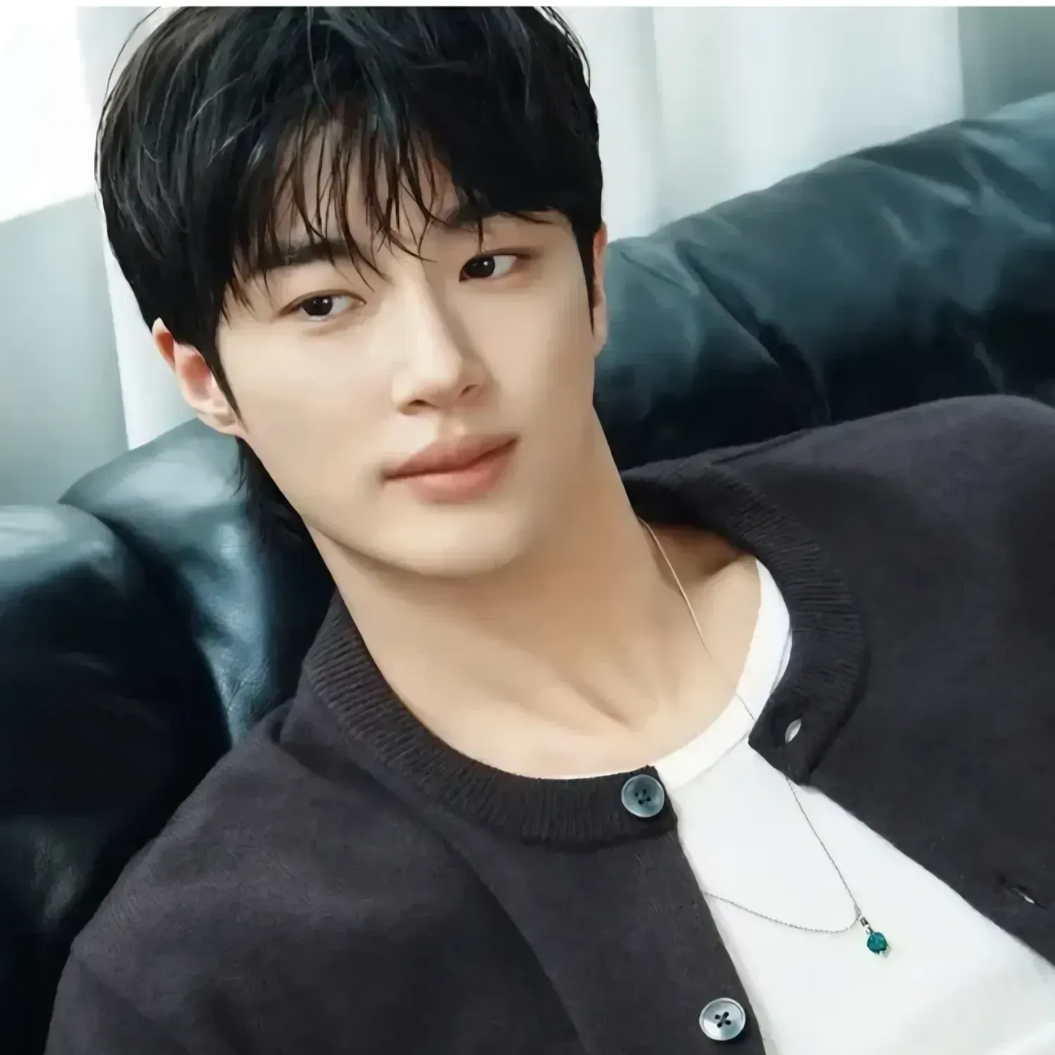 Behind-the-scenes cut of Byeon Wooseok