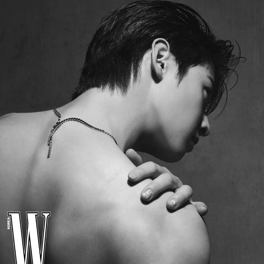 Latest photo of Cha Eunwoo