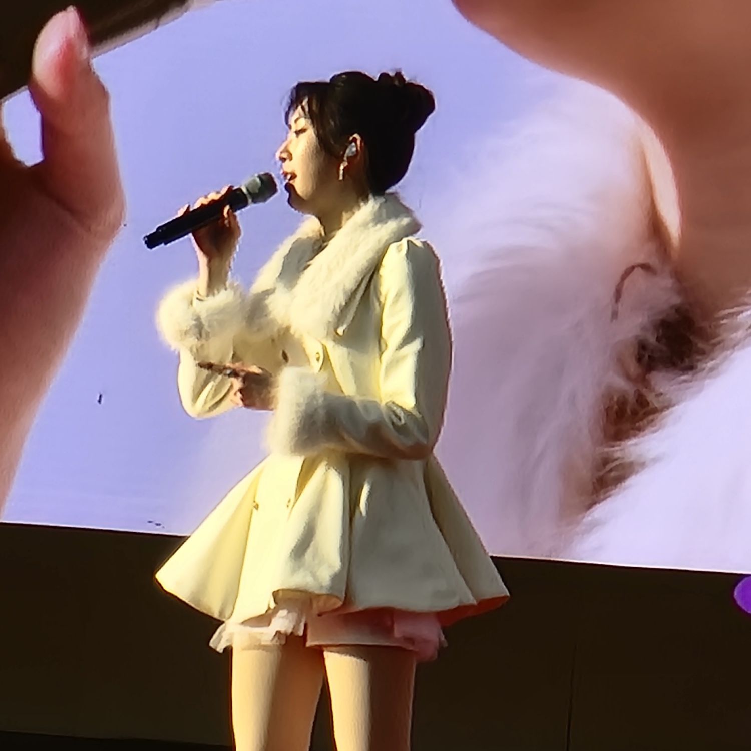 Behind-the-scenes cut of Jeon Yujin