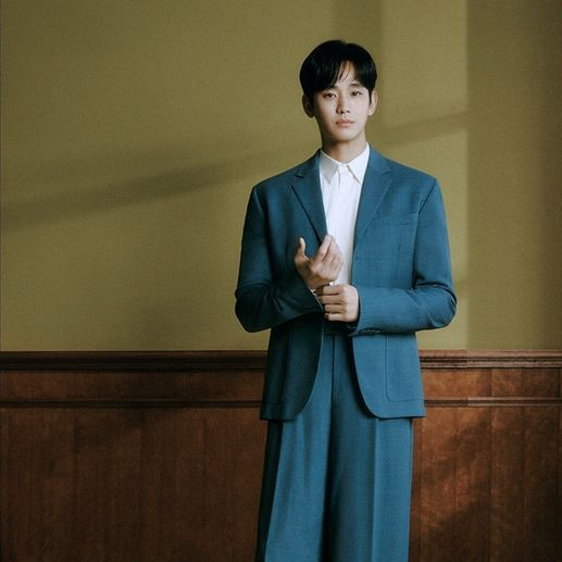 Foto kegiatan terbaru dari Kim Soohyun