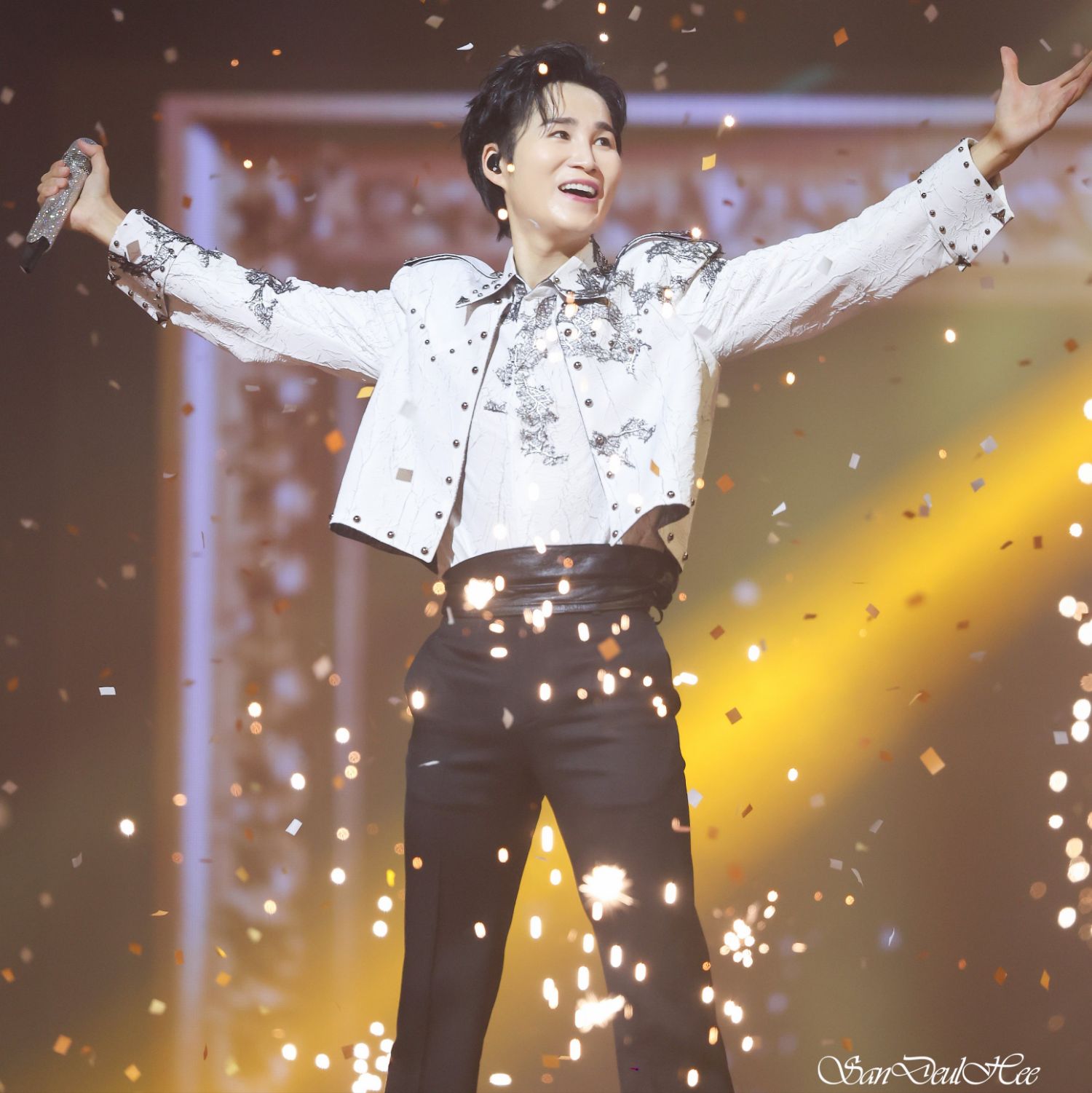 김희재의 비하인드 컷