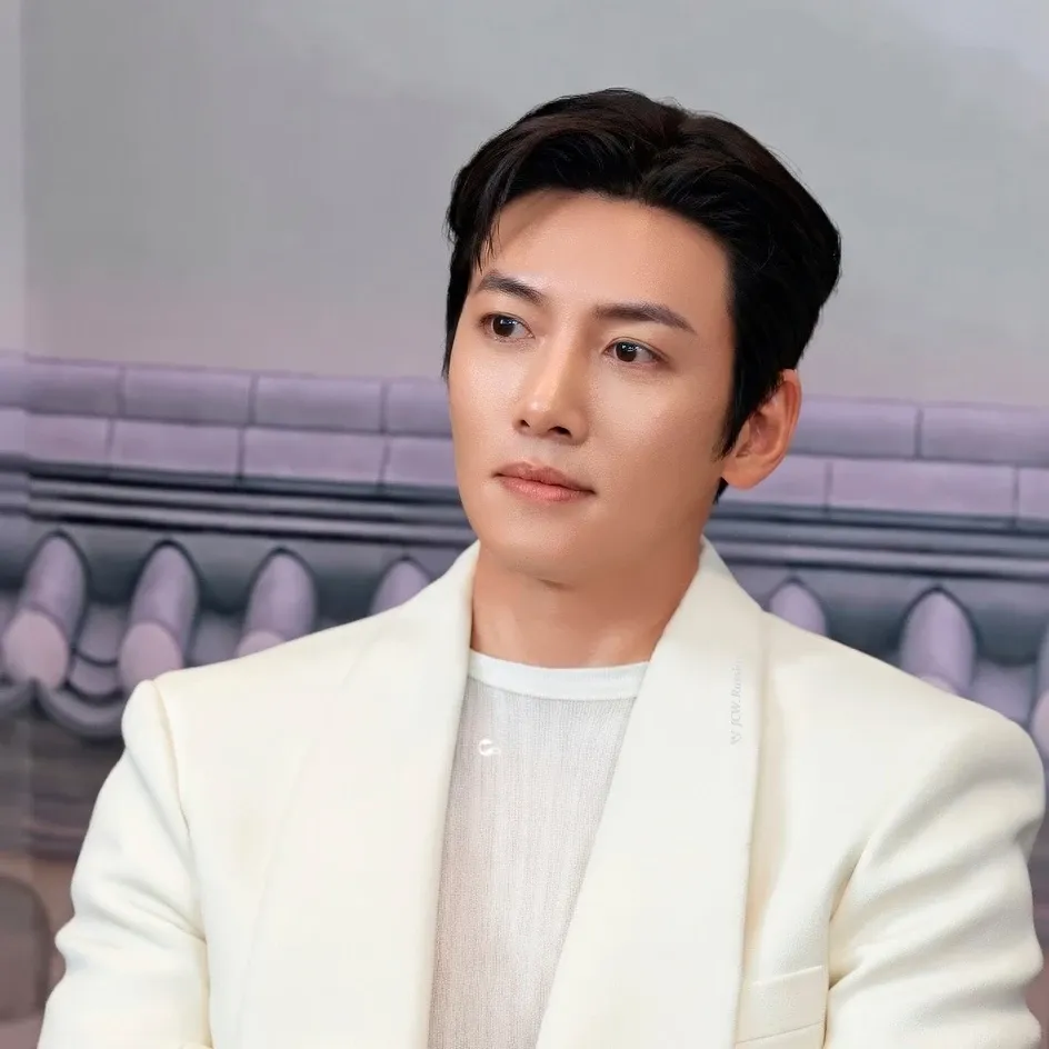 Latest photo of Ji Changwook