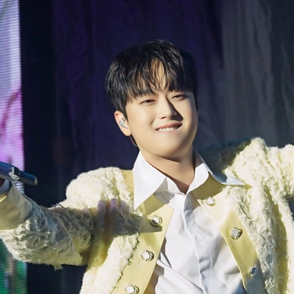 李灿元的最新照片