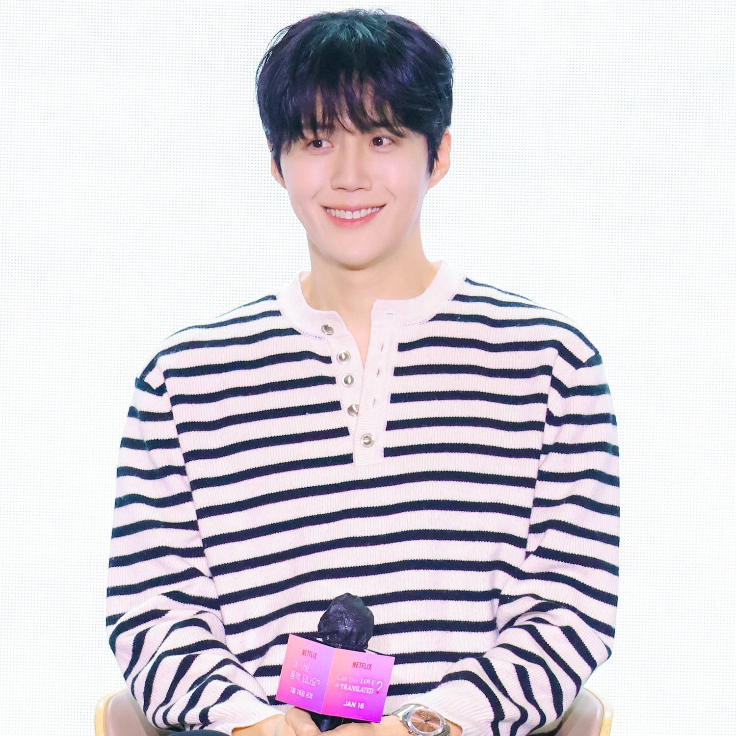 Behind-the-scenes cut of Kim Seonho