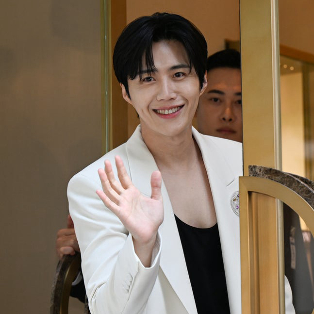 김선호의 비하인드 컷