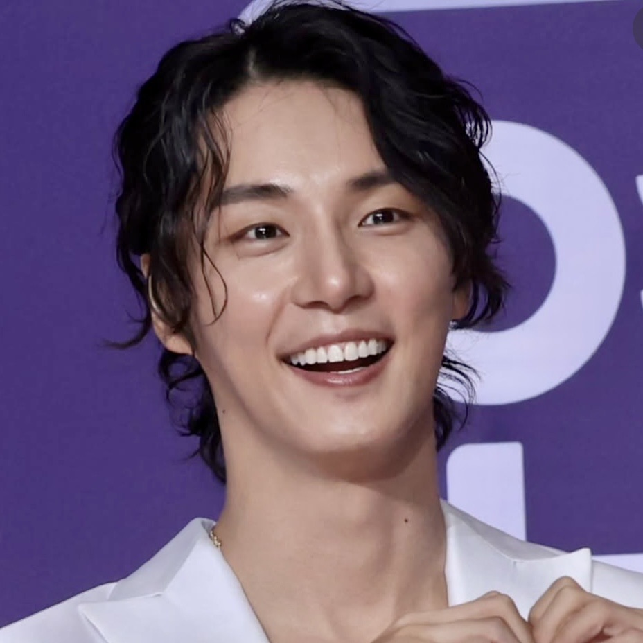 Recent activity shot of Yoon Shiyoon