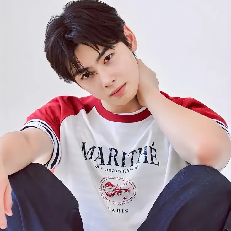 Latest photo of Cha Eunwoo