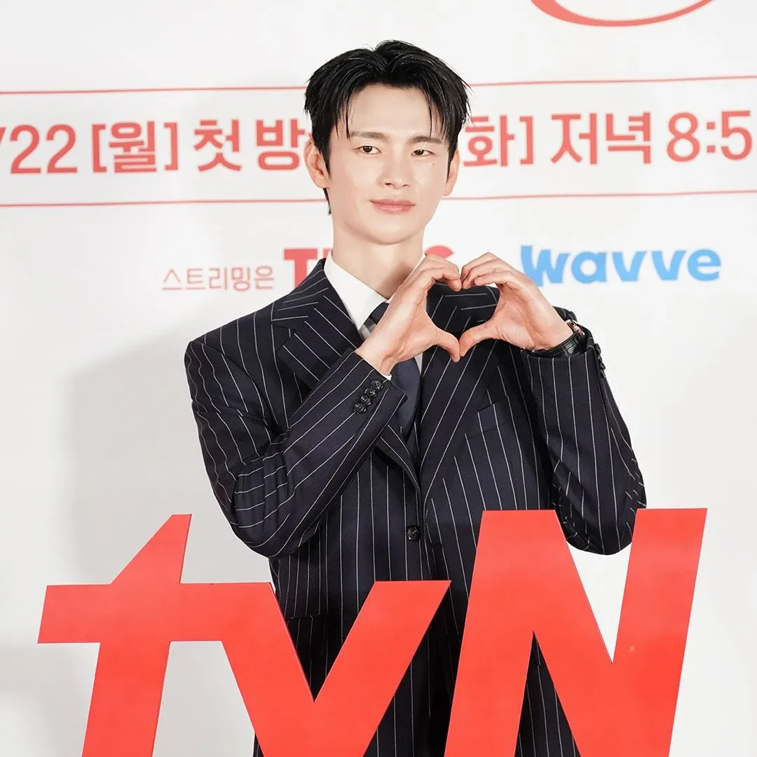 A moment captured by a fan of Seo Inguk