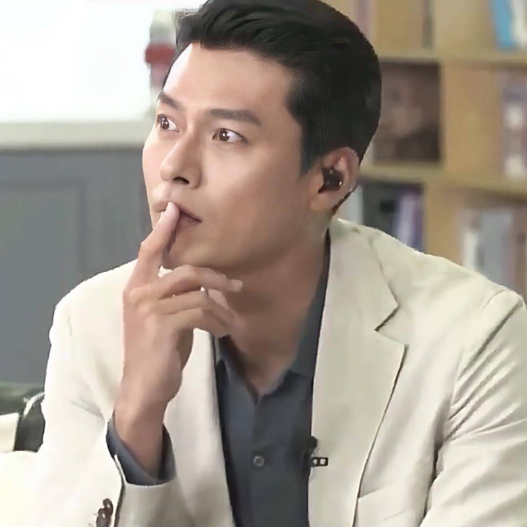 Foto kegiatan terbaru dari Hyun Bin