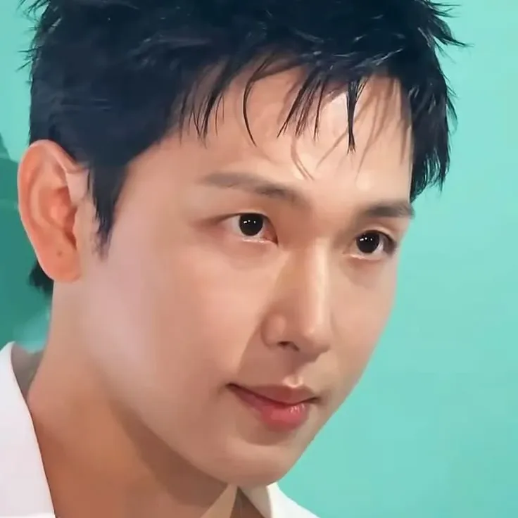 Recent activity shot of Yim Siwan