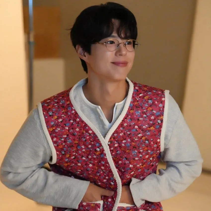 Recent activity shot of Park Bogum