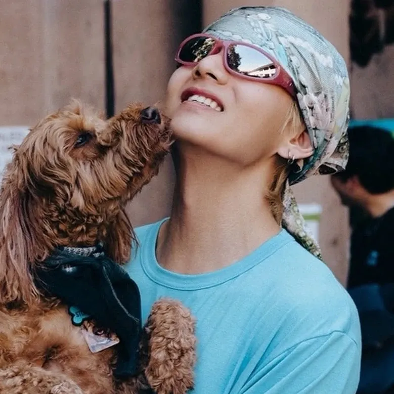 Latest photo of Kim Taehyung (V)