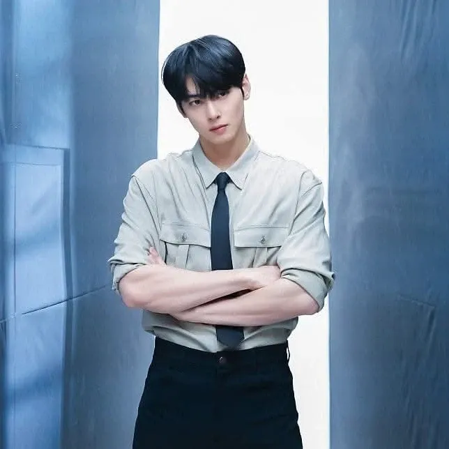 Behind-the-scenes cut of Cha Eunwoo
