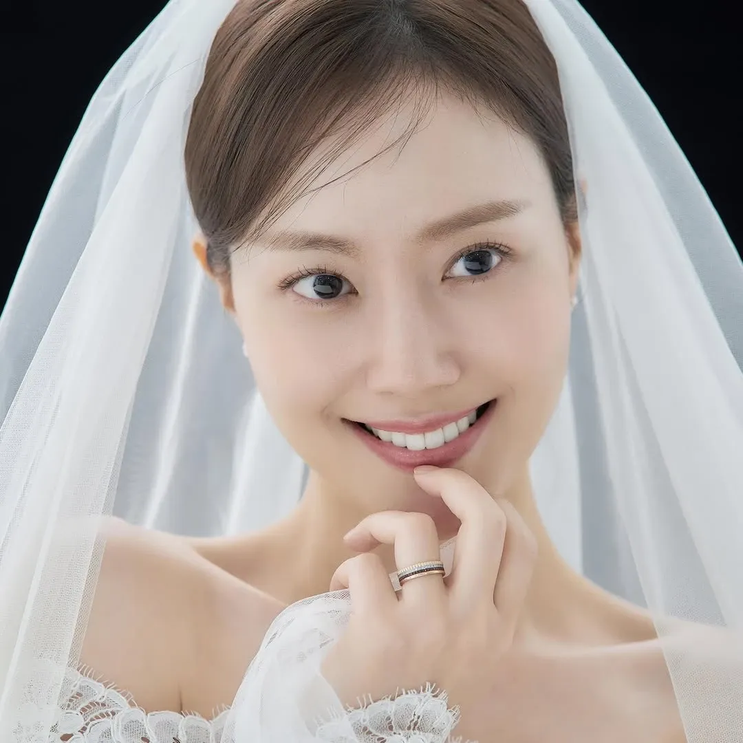 커뮤니티에서 화제된 인기 셀럽 콘텐츠