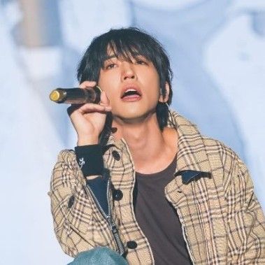 Recent activity shot of Lee Seungyoon