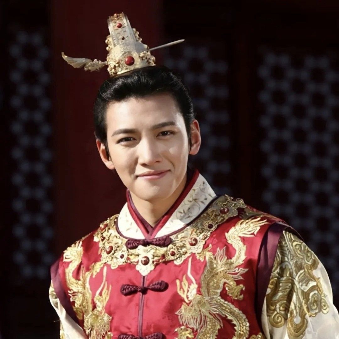 Behind-the-scenes cut of Ji Changwook