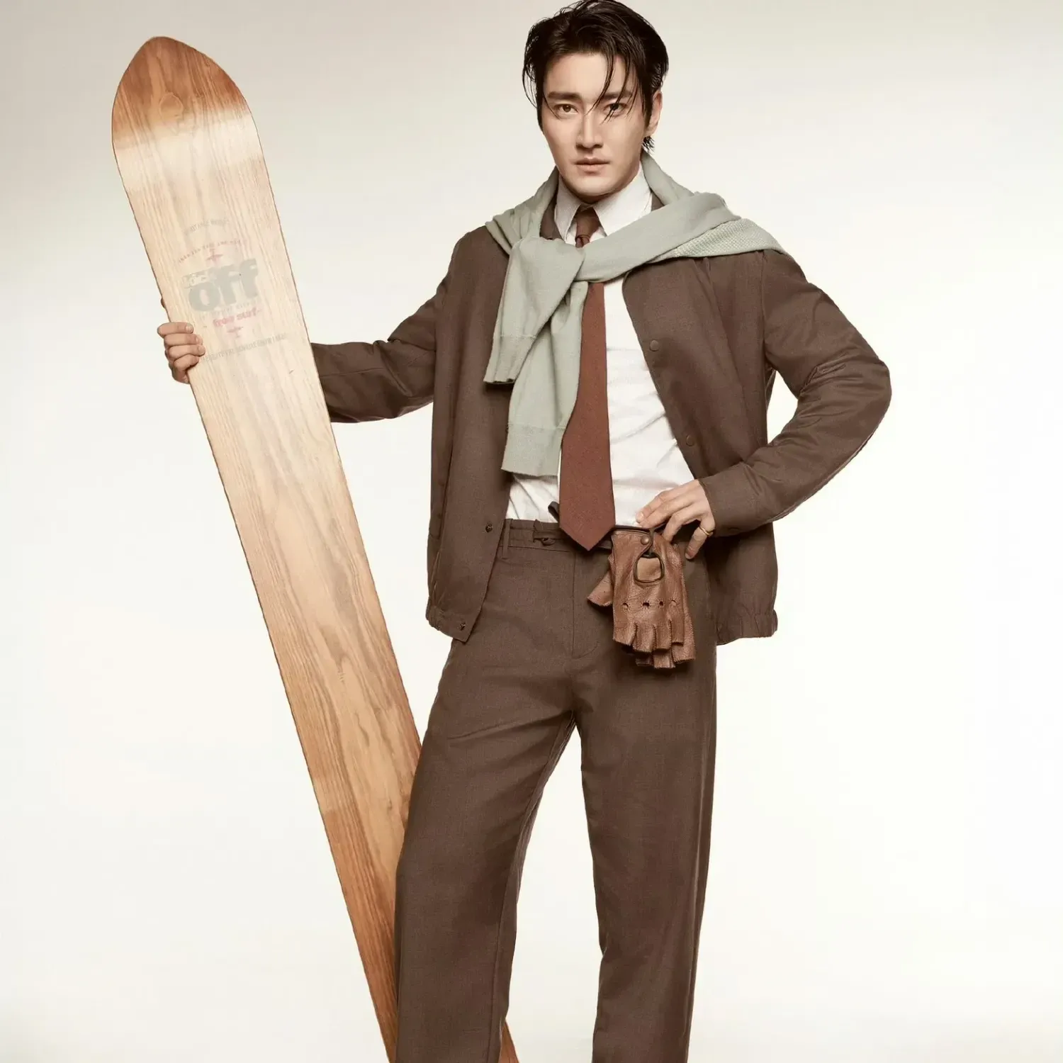 Behind-the-scenes cut of Choi Siwon